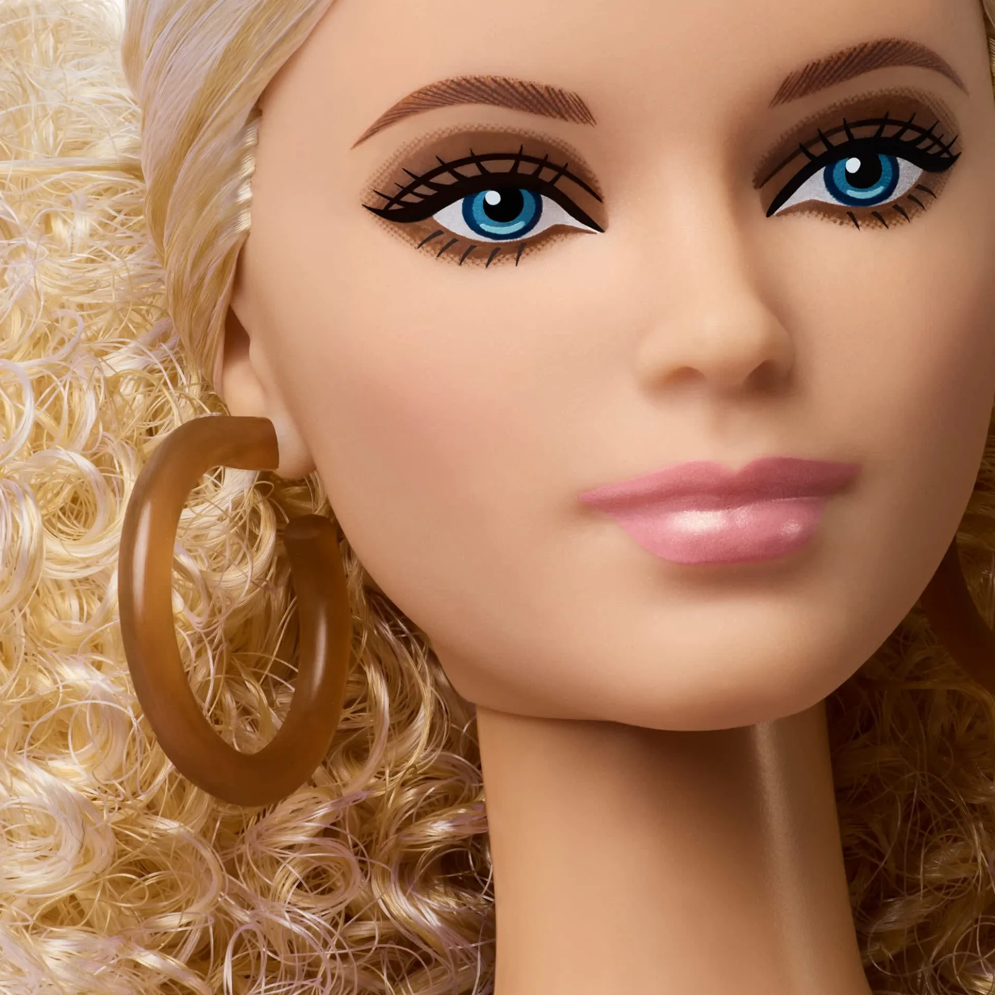 Barbie Basics 2026 Neutrals Series, Model 07