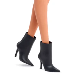 Barbie Basics 2025 Series 1, Doll 1