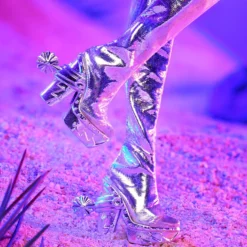 Barbie Fashion Frontier Doll
