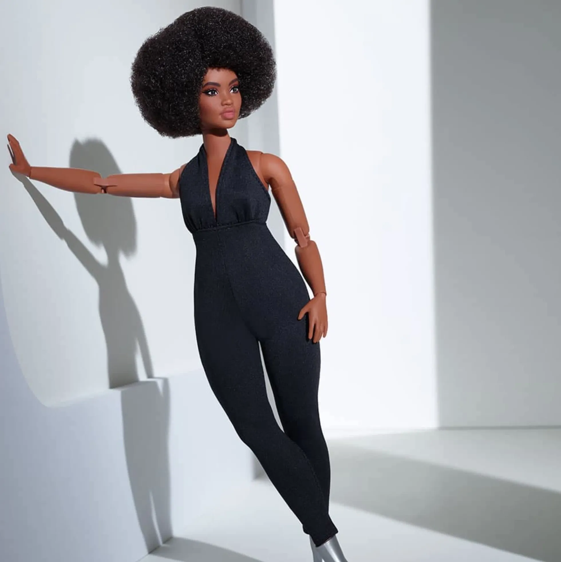 Barbie Looks Doll (Curvy, Brunette)