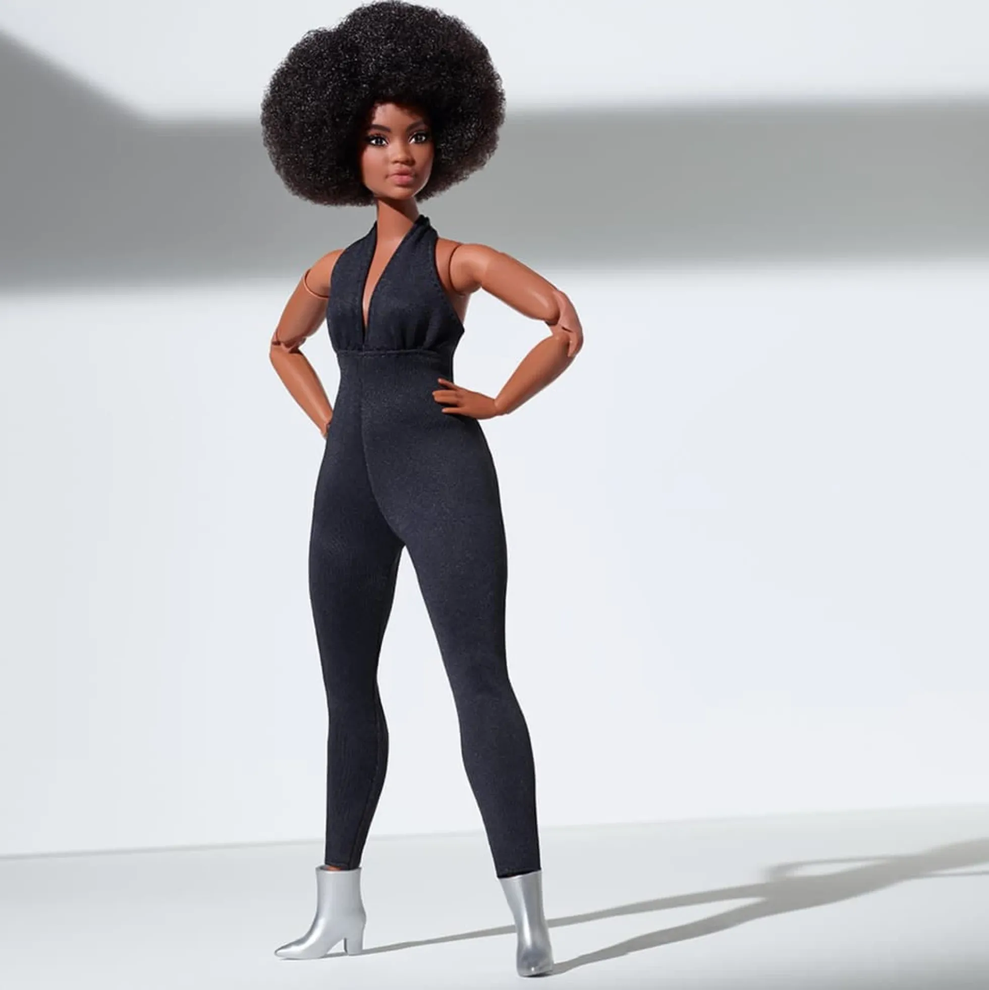 Barbie Looks Doll (Curvy, Brunette)