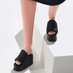 Barbie Looks Doll (Petite, Brunette Pixie Cut)