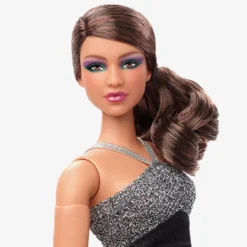 Barbie Signature Barbie Looks Doll (Curvy, Brunette)