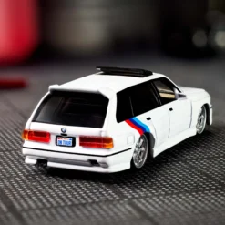 Hot Wheels Elite 64 1990 BMW 318i Touring