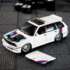Hot Wheels Elite 64 1990 BMW 318i Touring