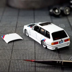 Hot Wheels Elite 64 1990 BMW 318i Touring