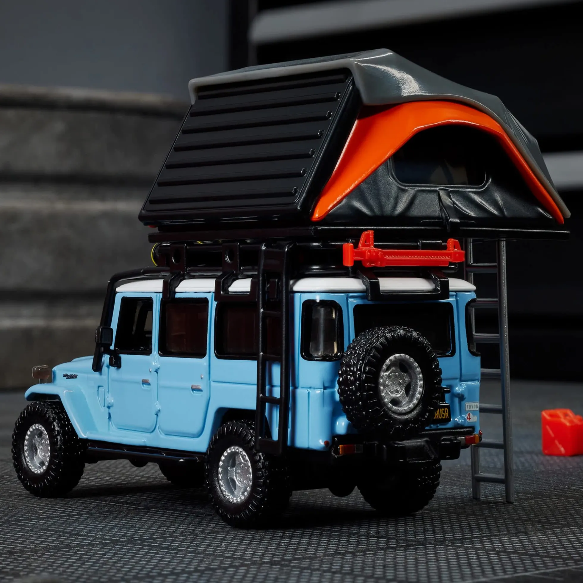 Hot Wheels Elite 64 Mod Shop 1982 Custom Toyota Land Cruiser FJ45 Troopy