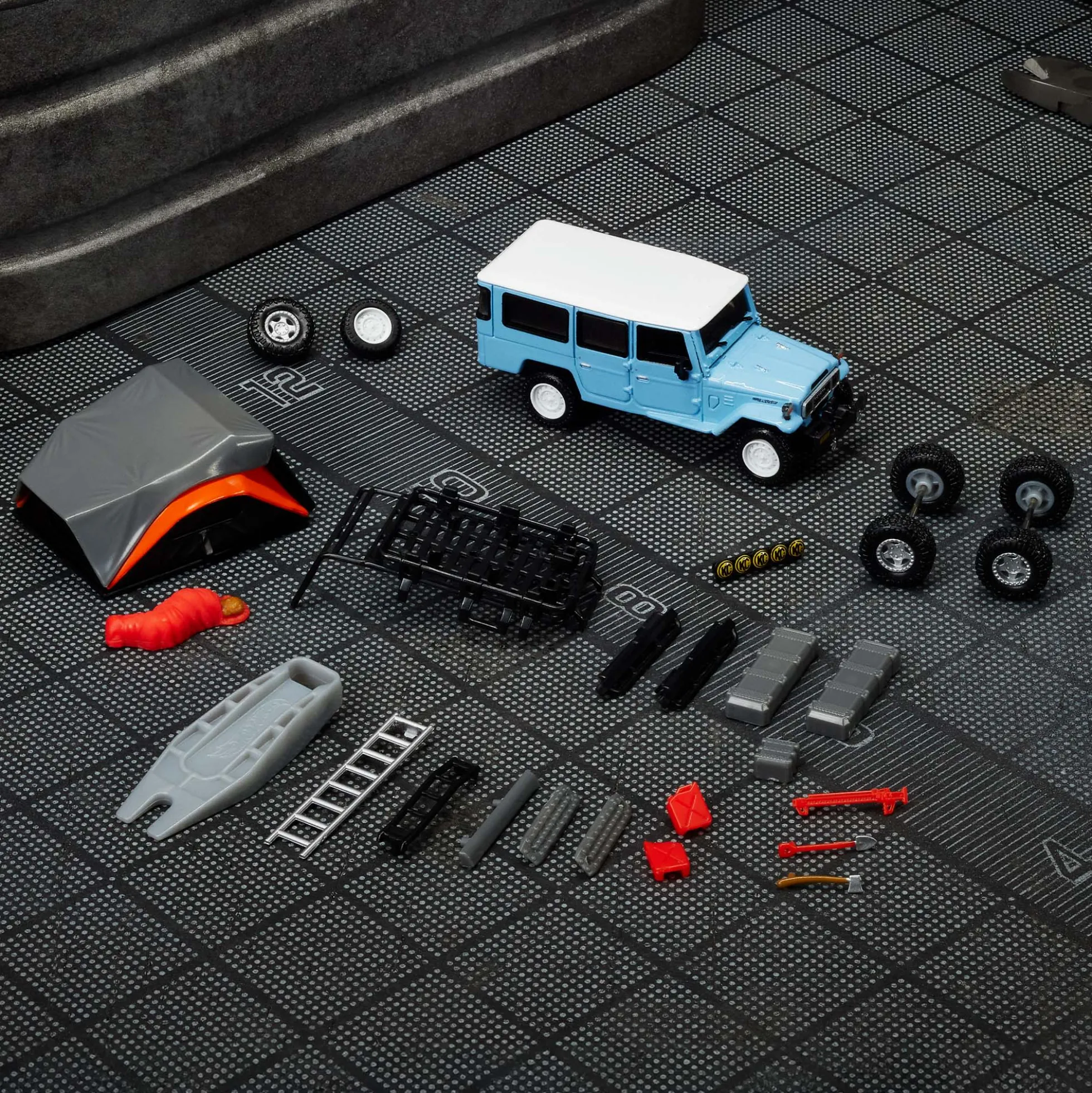 Hot Wheels Elite 64 Mod Shop 1982 Custom Toyota Land Cruiser FJ45 Troopy