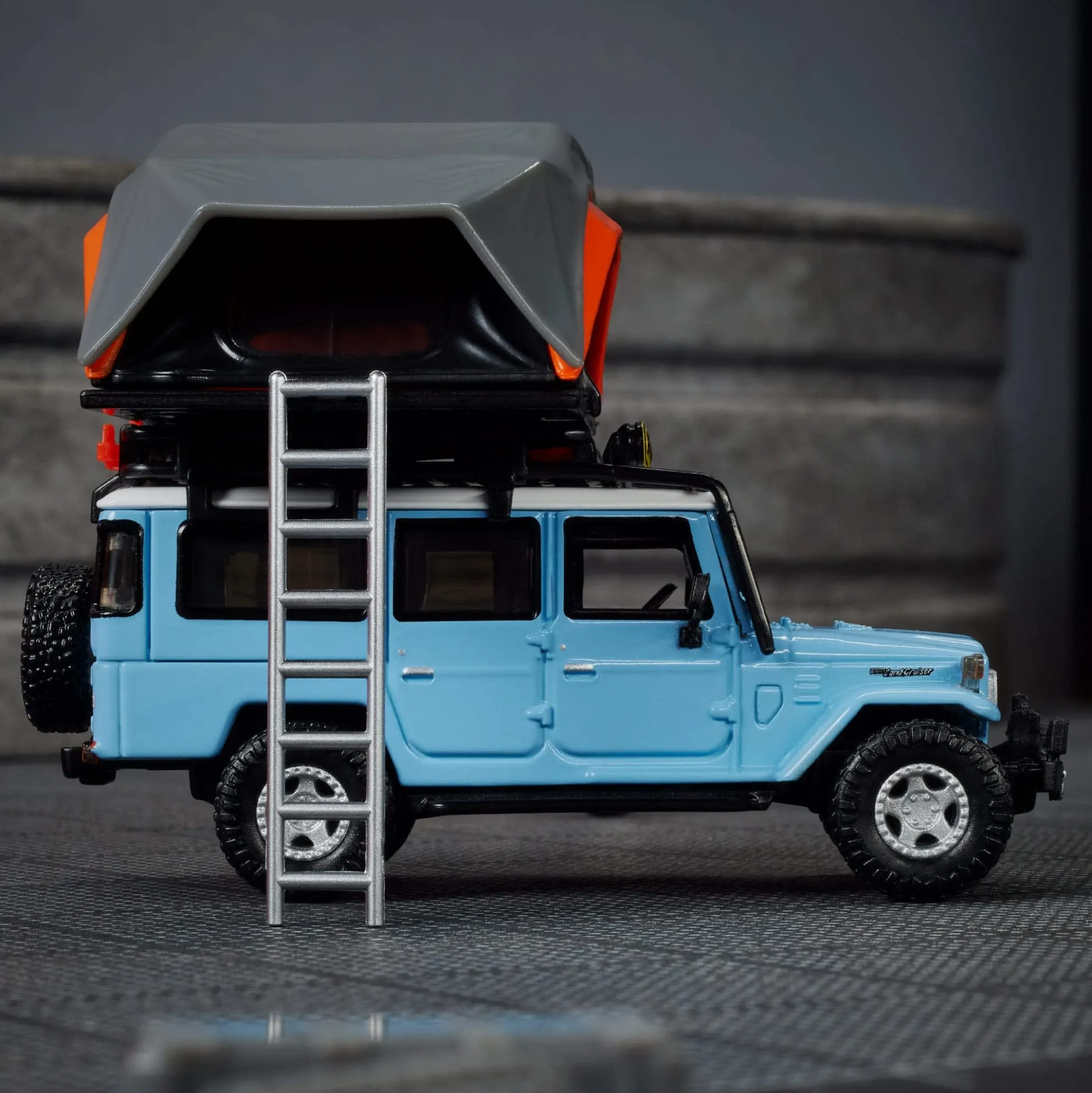 Hot Wheels Elite 64 Mod Shop 1982 Custom Toyota Land Cruiser FJ45 Troopy