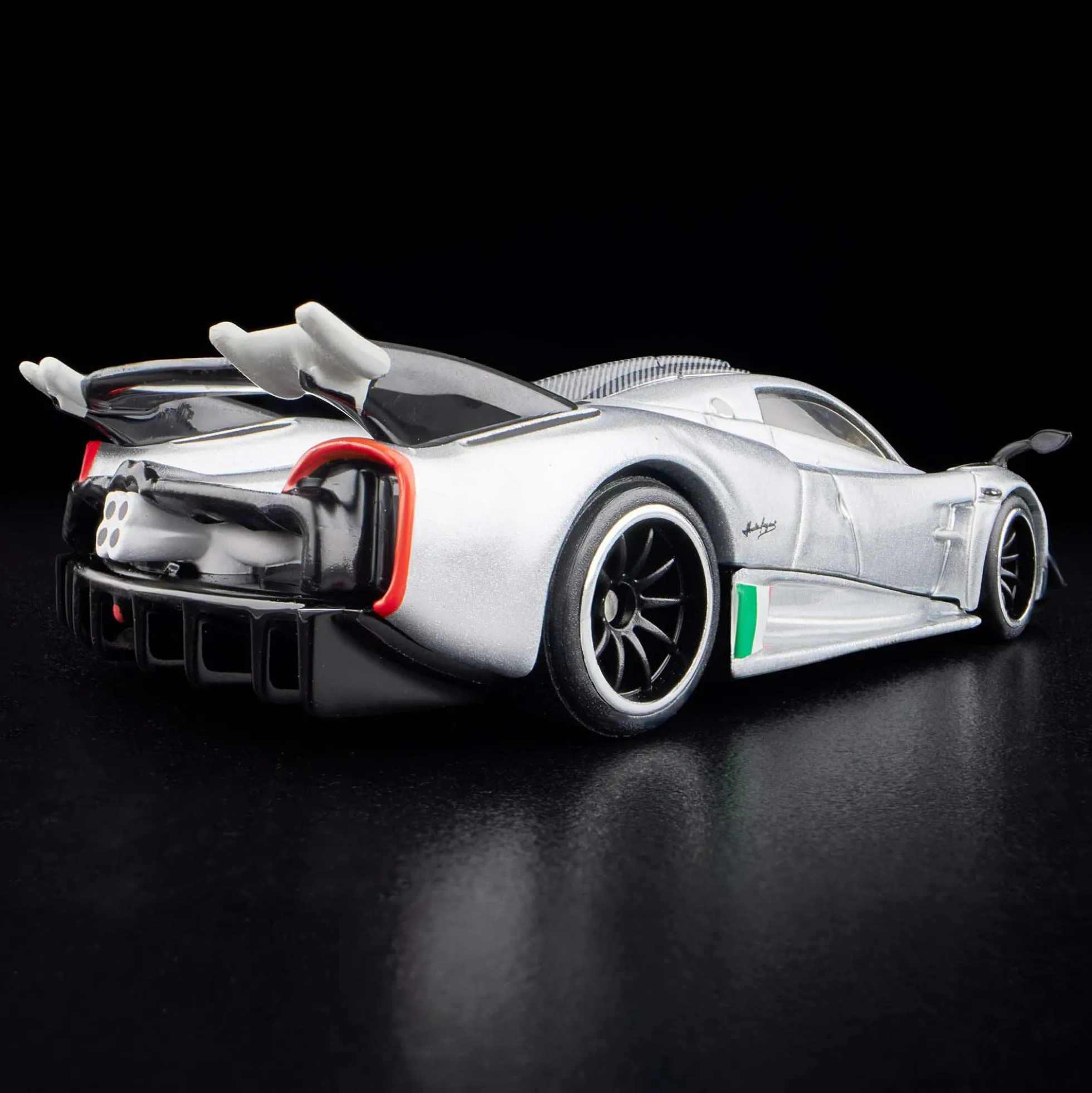 Hot Wheels RLC Exclusive ’21 Pagani Huayra R