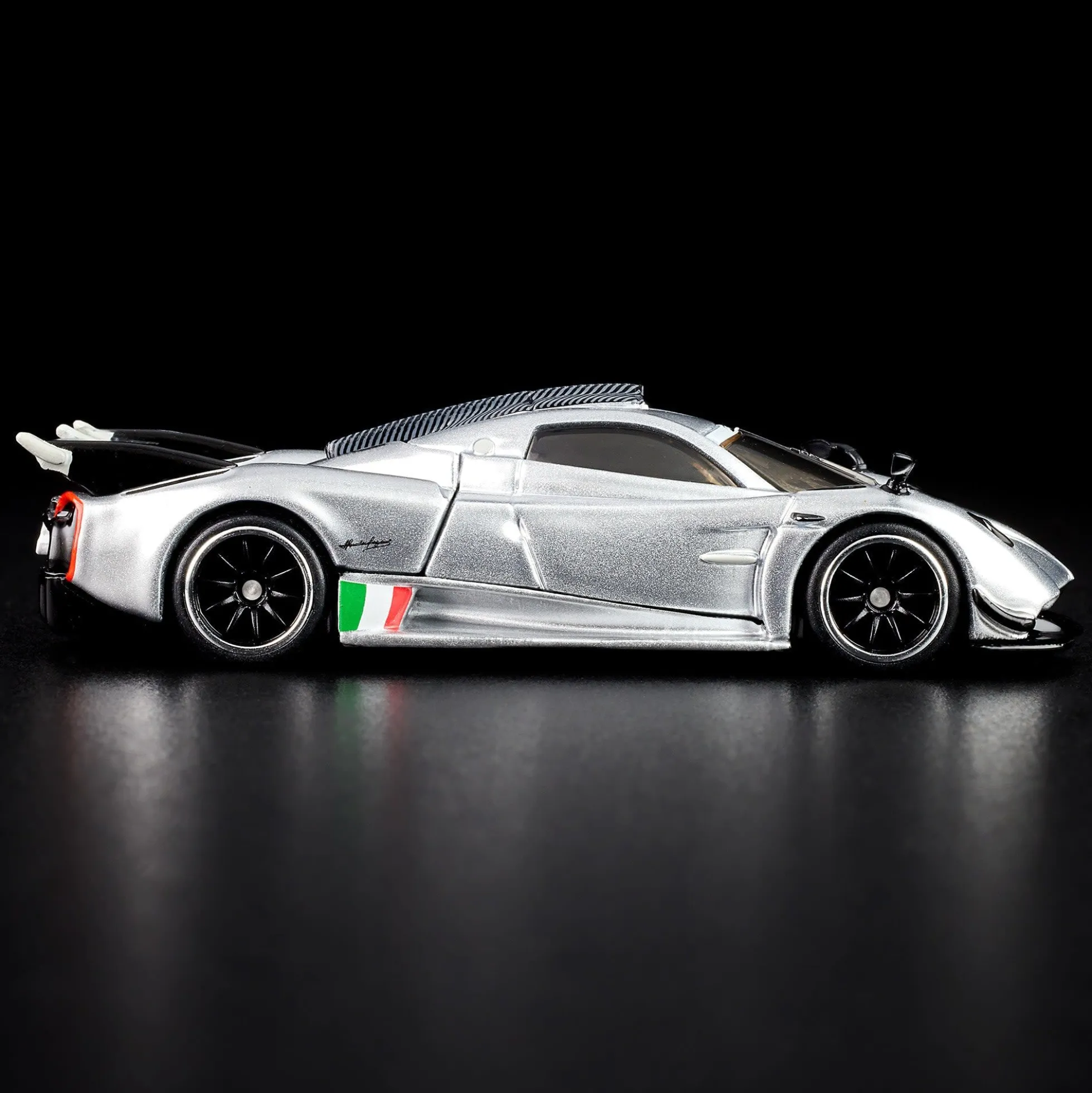 Hot Wheels RLC Exclusive ’21 Pagani Huayra R