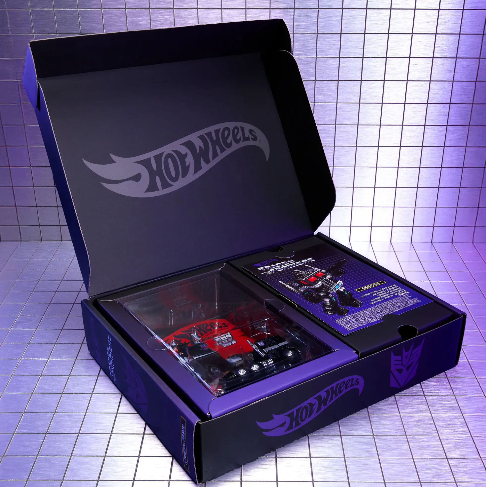 Hot Wheels Transformers Nemesis Prime