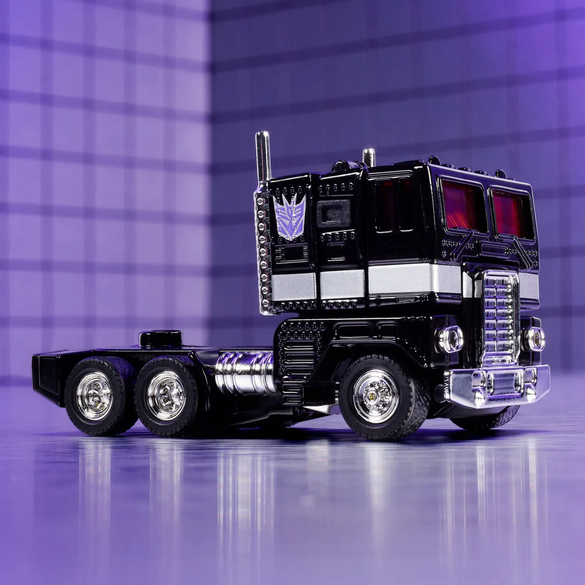 Hot Wheels Transformers Nemesis Prime
