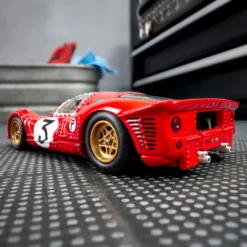 Hot Wheels Elite 64 1967 Ferrari 330 P4