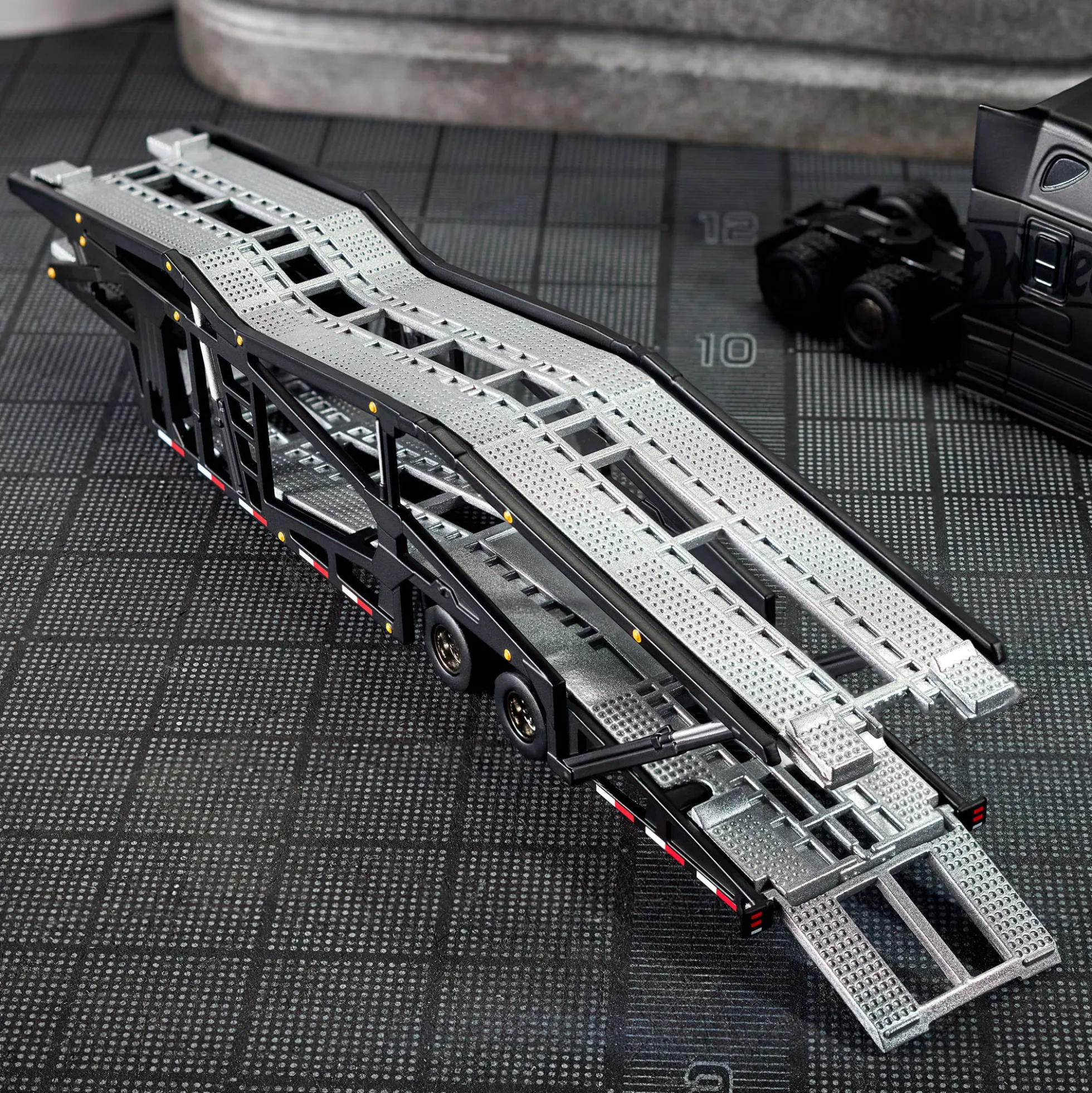 Hot Wheels Elite 64 Freightliner Cascadia