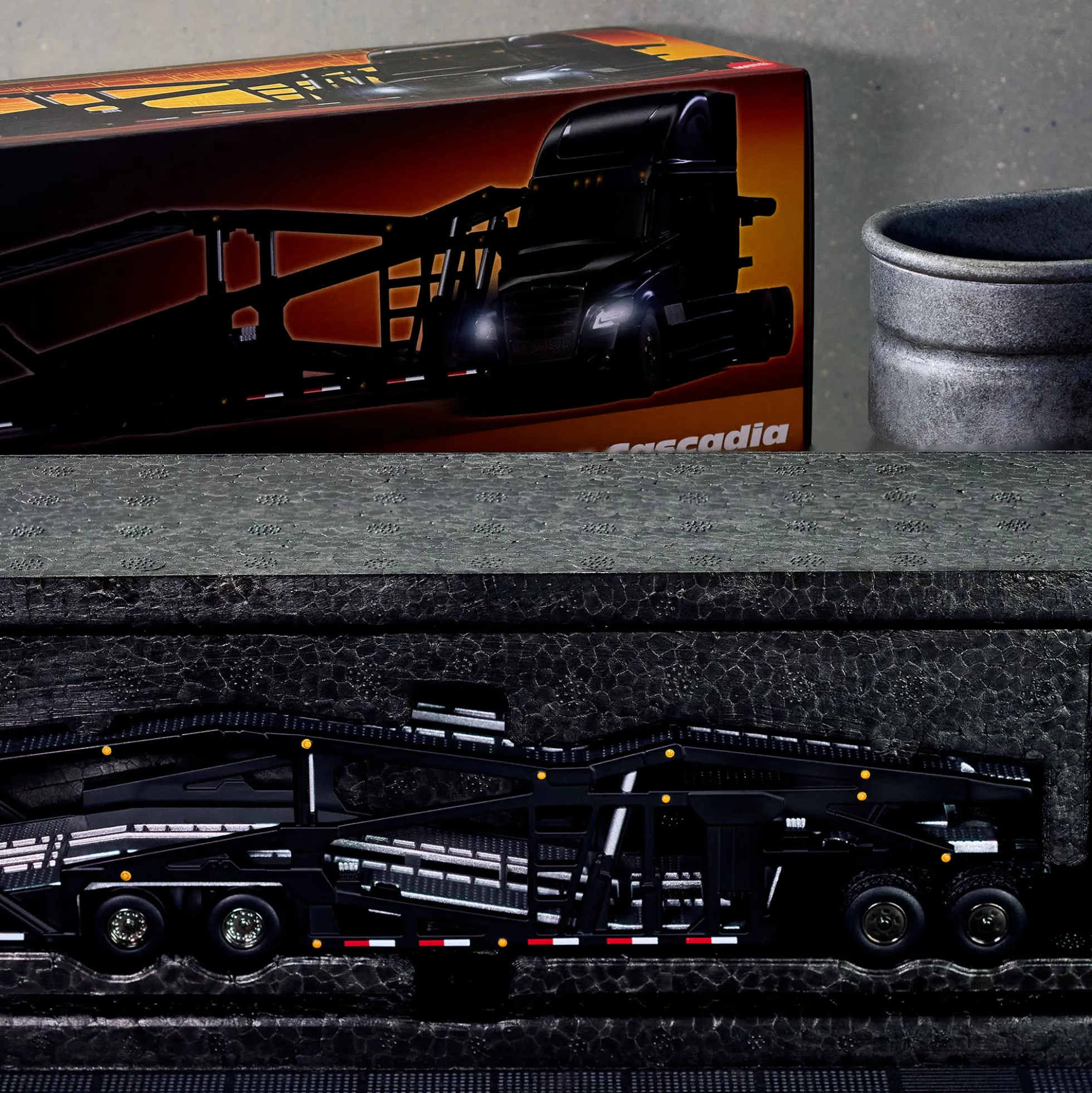 Hot Wheels Elite 64 Freightliner Cascadia