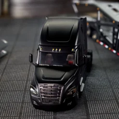 Hot Wheels Elite 64 Freightliner Cascadia