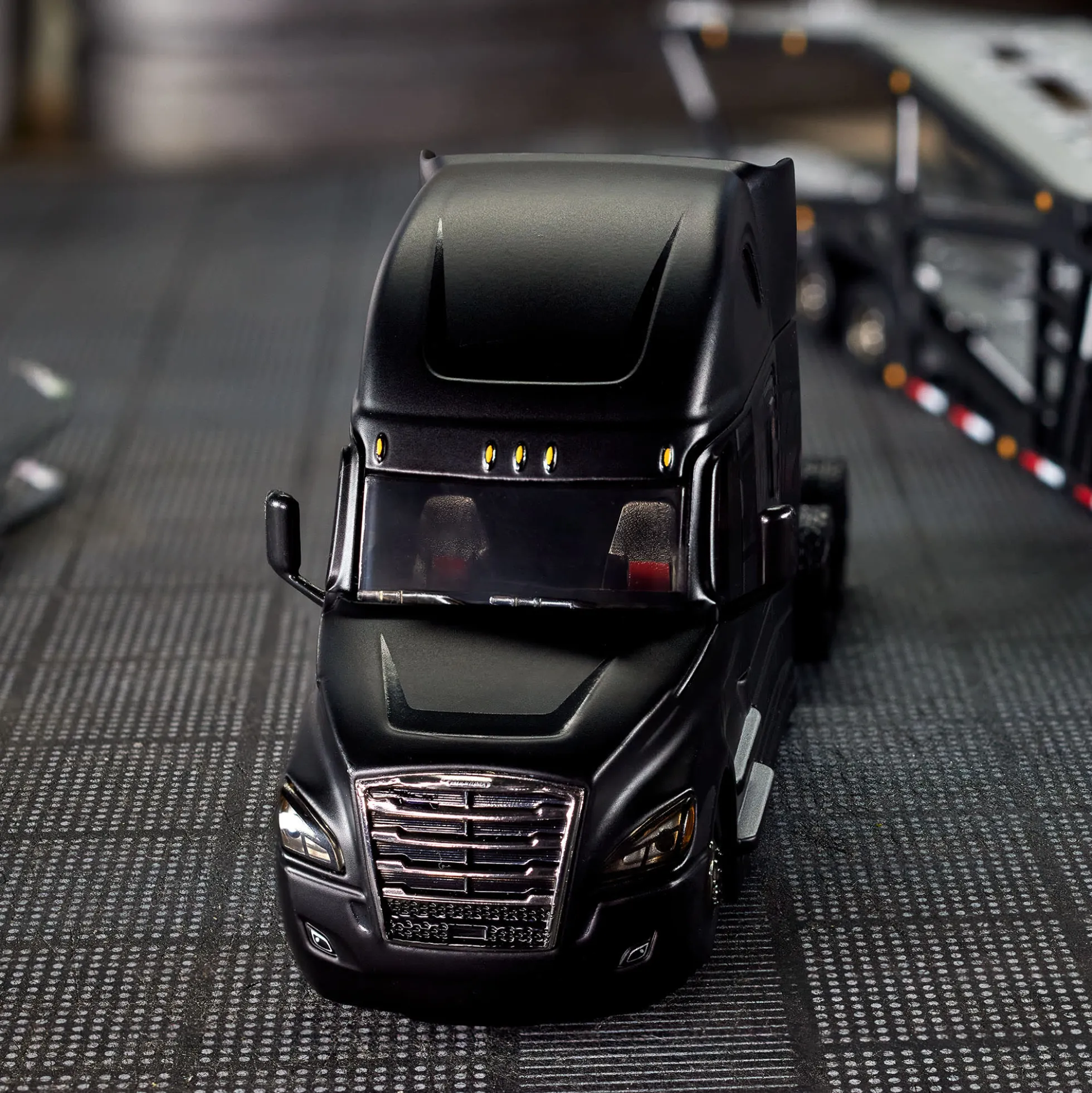 Hot Wheels Elite 64 Freightliner Cascadia