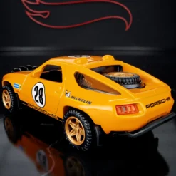 Hot Wheels Elite 64 Porsche 928 Safari