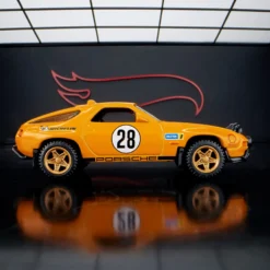Hot Wheels Elite 64 Porsche 928 Safari