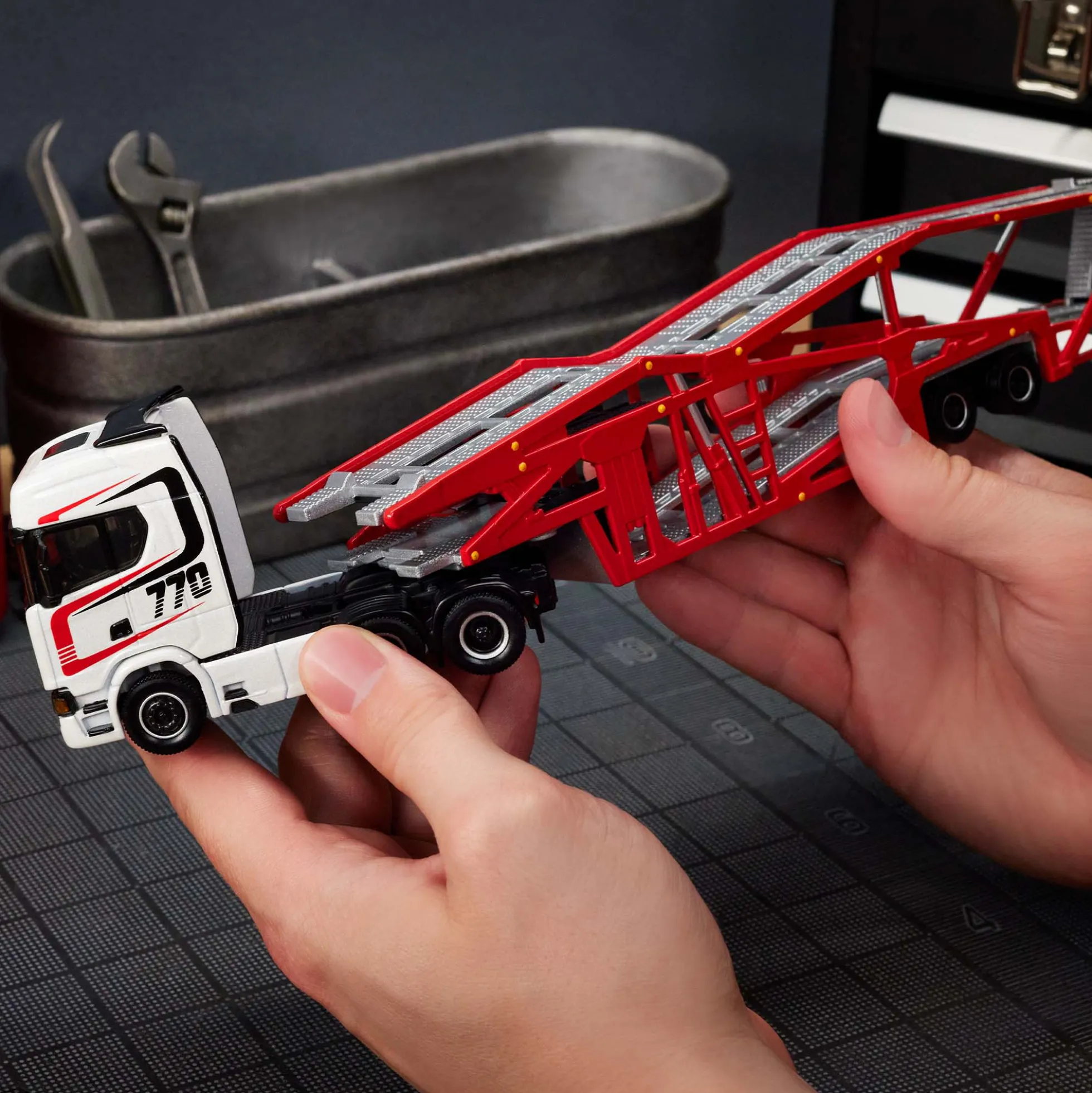 Hot Wheels Elite 64 Scania 770 S