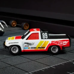 Hot Wheels Elite 64 1989 Toyota HiLux Stadium Truck