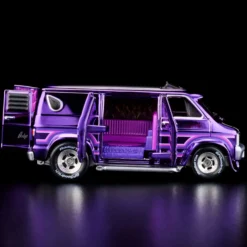 Hot Wheels RLC Exclusive ‘70s Dodge Tradesman Van