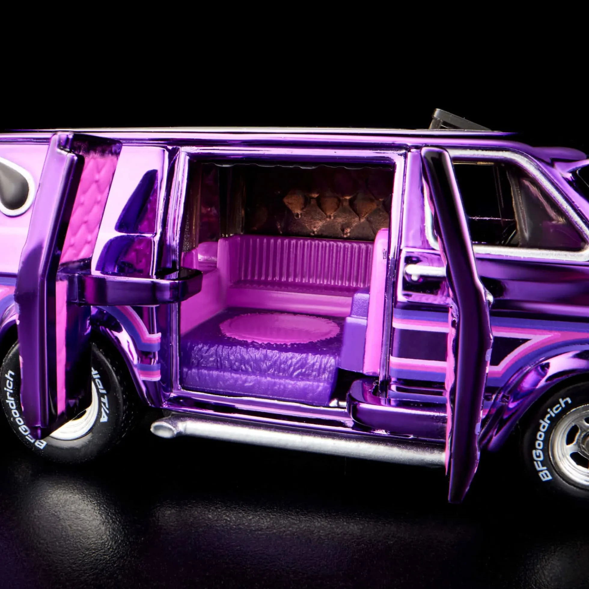 Hot Wheels RLC Exclusive ‘70s Dodge Tradesman Van