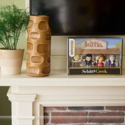 Little People Collector Schitt's Creek Special Edition Set