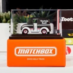 Matchbox Tootsie Roll Divco Milk Truck