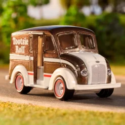 Matchbox Tootsie Roll Divco Milk Truck