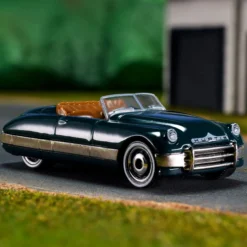 Matchbox x MotorTrend 1949 Kurtis Sport Car