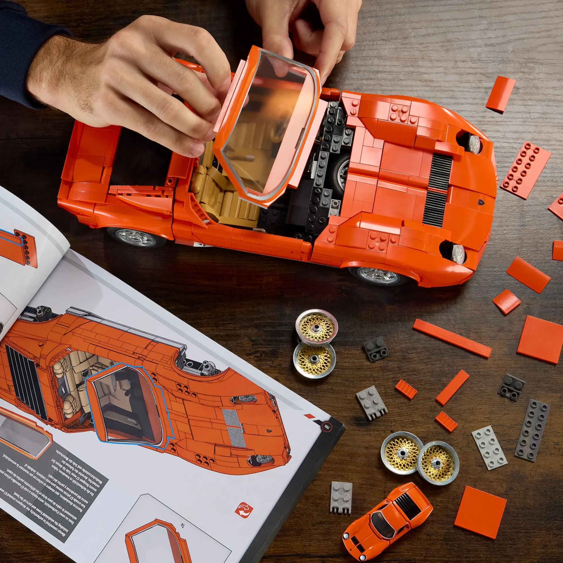 Mattel Brick Shop Hot Wheels Lamborghini Miura P400 SV Collectible Building Set