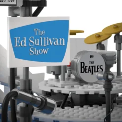 MEGA Showcase The Beatles 'Ladies and Gentlemen, The Beatles!' Building Toy Kit