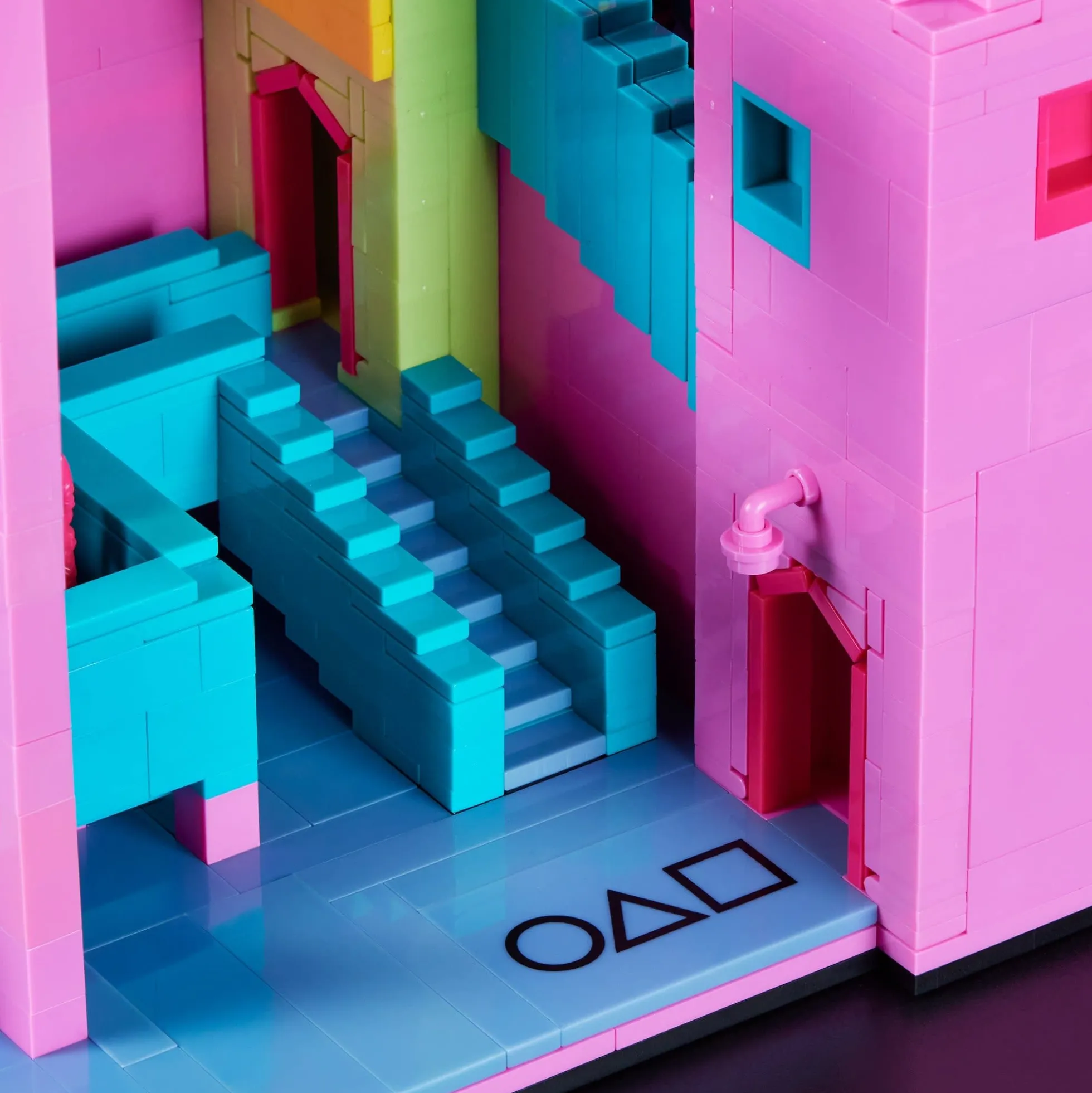 MEGA Squid Game Staircase Collector Building Set