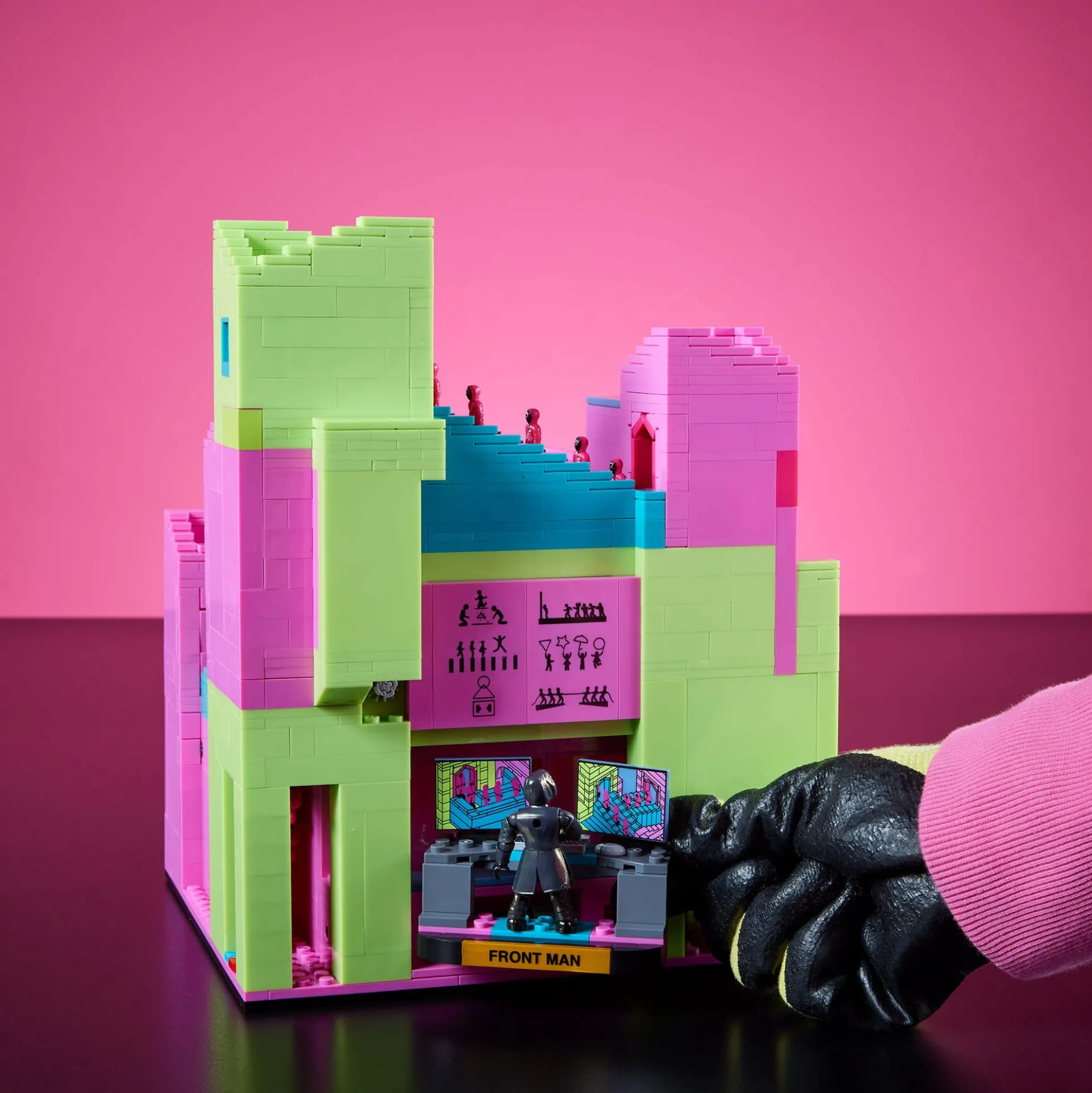 MEGA Squid Game Staircase Collector Building Set
