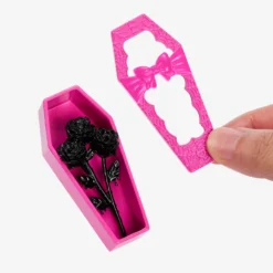 Monster High Draculaura and Clawd Wolf Howliday Love 2-Pack