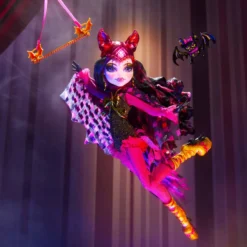 Monster High Freak Du Chic Draculaura Figure