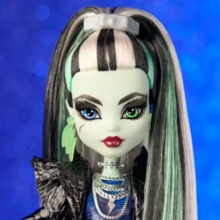 Monster High Haunt Couture Midnight Runway Frankie Stein Doll