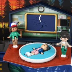 Polly Pocket Collector Stranger Things Compact